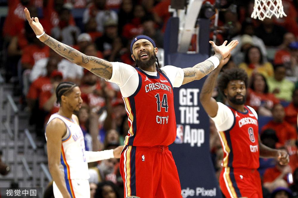 足球比赛中 足球比赛中